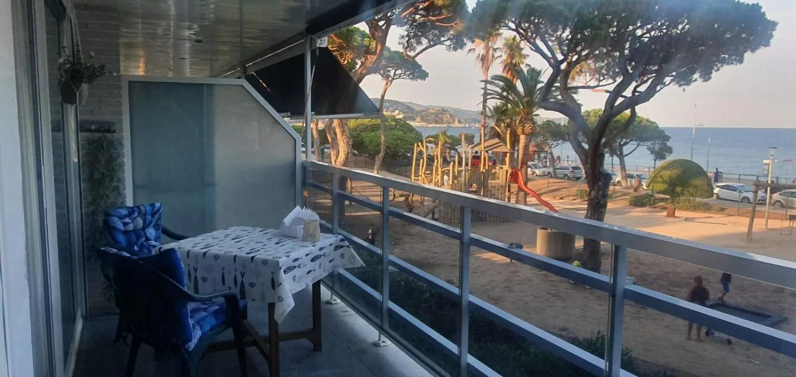 Unique Apartment With Direct Sea View Along The Beach In S'Abanell Central Park בלאנס