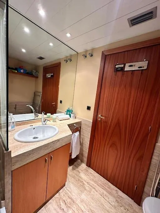 Unique Apartment With Direct Sea View Along The Beach In S'Abanell Central Park בלאנס
